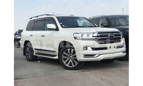 Buy Import Toyota Land Cruiser White Car in Import - Dubai in Bomi County