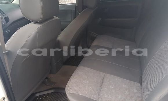 Buy Used Toyota Hilux White Car in Monrovia in Montserrado County Buy Used Toyota Hilux White Car in Monrovia in Montserrado County