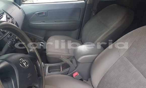 Buy Used Toyota Hilux White Car in Monrovia in Montserrado County Buy Used Toyota Hilux White Car in Monrovia in Montserrado County