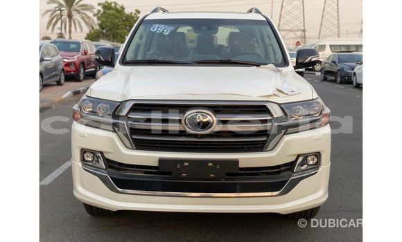 Acheter Import Utilitaire Toyota DA Blanc à Import - Dubai, Comté de Bomi Acheter Import Utilitaire Toyota DA Blanc à Import - Dubai, Comté de Bomi