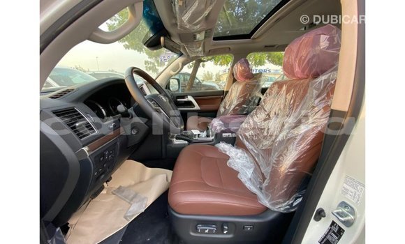 Acheter Import Utilitaire Toyota DA Blanc à Import - Dubai, Comté de Bomi Acheter Import Utilitaire Toyota DA Blanc à Import - Dubai, Comté de Bomi