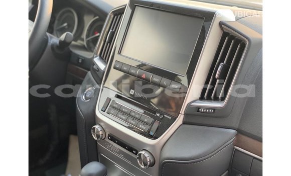 Acheter Import Utilitaire Toyota DA Blanc à Import - Dubai, Comté de Bomi Acheter Import Utilitaire Toyota DA Blanc à Import - Dubai, Comté de Bomi