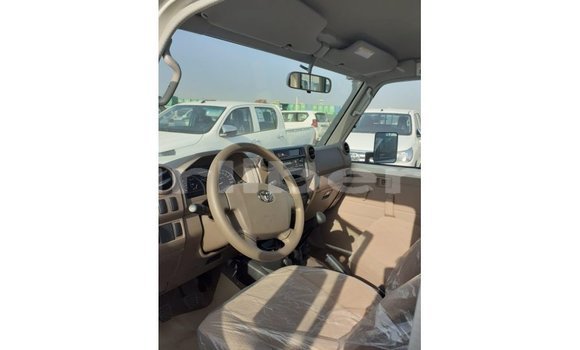 Buy Import Toyota Land Cruiser White Car in Import - Dubai in Bomi County Buy Import Toyota Land Cruiser White Car in Import - Dubai in Bomi County