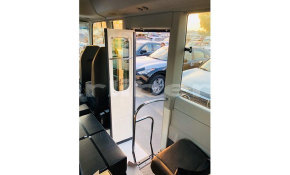 Acheter Import Voiture Toyota Coaster Blanc à Import - Dubai, Comté de Bomi Acheter Import Voiture Toyota Coaster Blanc à Import - Dubai, Comté de Bomi