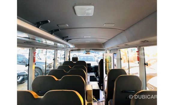 Acheter Import Voiture Toyota Coaster Blanc à Import - Dubai, Comté de Bomi Acheter Import Voiture Toyota Coaster Blanc à Import - Dubai, Comté de Bomi