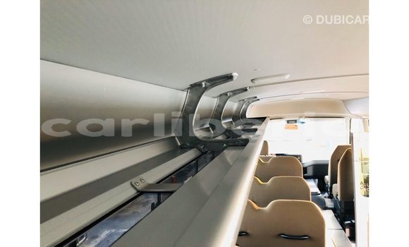 Acheter Import Voiture Toyota Coaster Blanc à Import - Dubai, Comté de Bomi Acheter Import Voiture Toyota Coaster Blanc à Import - Dubai, Comté de Bomi
