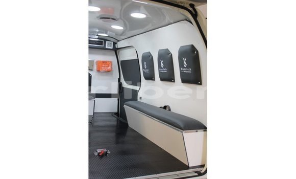 Buy Import Toyota Hiace White Car in Import - Dubai in Bomi County Buy Import Toyota Hiace White Car in Import - Dubai in Bomi County