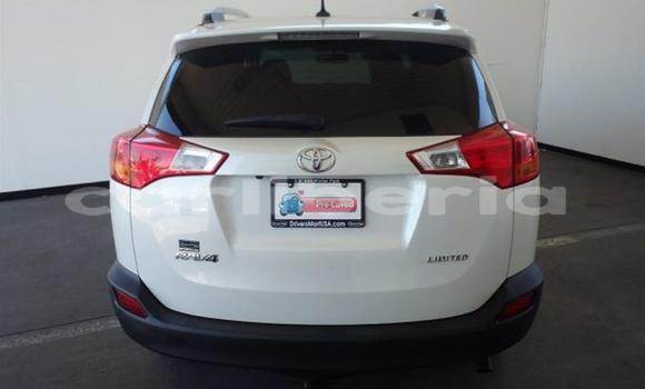 Buy Used Toyota RAV4 White Car in Monrovia in Montserrado County Buy Used Toyota RAV4 White Car in Monrovia in Montserrado County