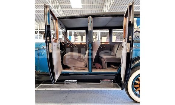 Acheter Import Voiture Buick Electra Bleu à Import - Dubai, Comté de Bomi Acheter Import Voiture Buick Electra Bleu à Import - Dubai, Comté de Bomi