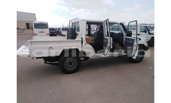 Buy Import Toyota Land Cruiser White Car in Import - Dubai in Bomi County Buy Import Toyota Land Cruiser White Car in Import - Dubai in Bomi County