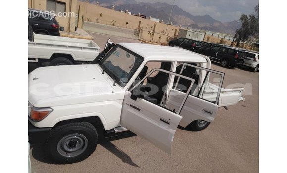 Buy Import Toyota Land Cruiser White Car in Import - Dubai in Bomi County Buy Import Toyota Land Cruiser White Car in Import - Dubai in Bomi County