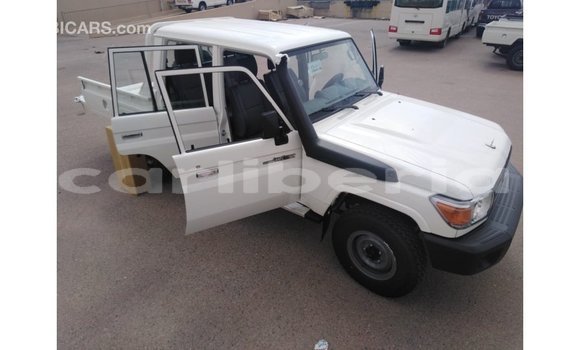 Buy Import Toyota Land Cruiser White Car in Import - Dubai in Bomi County Buy Import Toyota Land Cruiser White Car in Import - Dubai in Bomi County
