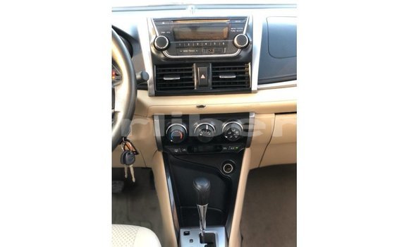 Acheter Import Voiture Toyota Yaris Blanc à Import - Dubai, Comté de Bomi Acheter Import Voiture Toyota Yaris Blanc à Import - Dubai, Comté de Bomi