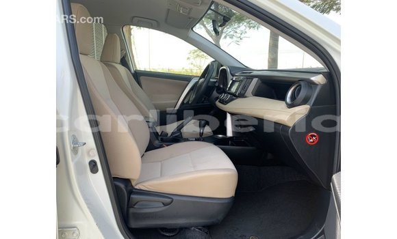 Buy Import Toyota HiAce White Truck in Import - Dubai in Bomi County Buy Import Toyota HiAce White Truck in Import - Dubai in Bomi County
