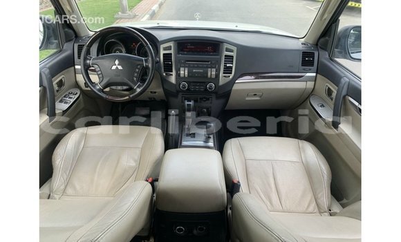 Acheter Import Voiture Mitsubishi Pajero Blanc à Import - Dubai, Comté de Bomi Acheter Import Voiture Mitsubishi Pajero Blanc à Import - Dubai, Comté de Bomi
