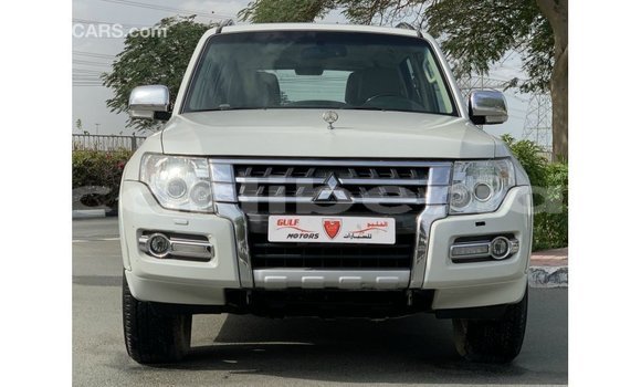 Acheter Import Voiture Mitsubishi Pajero Blanc à Import - Dubai, Comté de Bomi Acheter Import Voiture Mitsubishi Pajero Blanc à Import - Dubai, Comté de Bomi