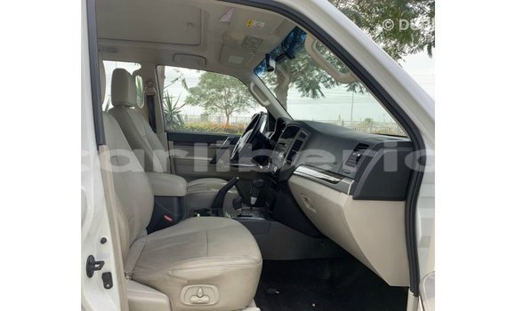 Acheter Import Voiture Mitsubishi Pajero Blanc à Import - Dubai, Comté de Bomi Acheter Import Voiture Mitsubishi Pajero Blanc à Import - Dubai, Comté de Bomi