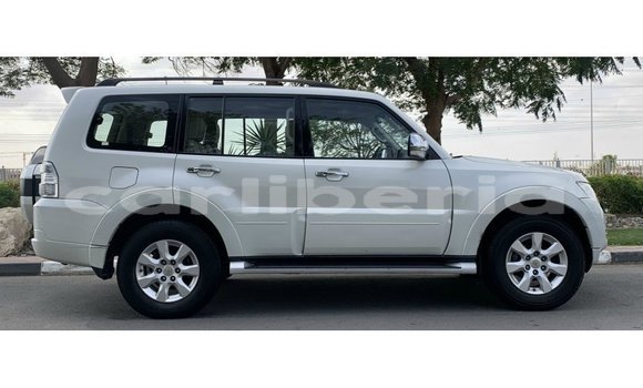 Acheter Import Voiture Mitsubishi Pajero Blanc à Import - Dubai, Comté de Bomi Acheter Import Voiture Mitsubishi Pajero Blanc à Import - Dubai, Comté de Bomi