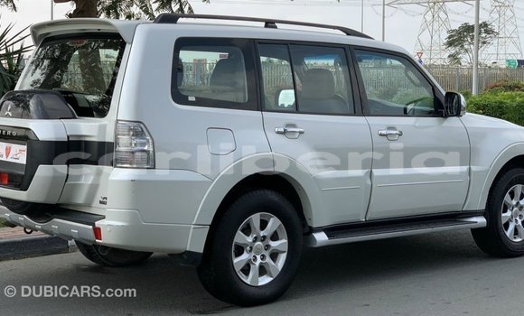 Acheter Import Voiture Mitsubishi Pajero Blanc à Import - Dubai, Comté de Bomi Acheter Import Voiture Mitsubishi Pajero Blanc à Import - Dubai, Comté de Bomi