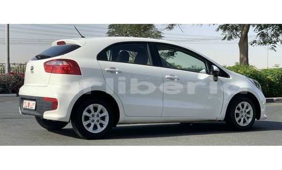 Acheter Import Voiture Kia Rio Blanc à Import - Dubai, Comté de Bomi Acheter Import Voiture Kia Rio Blanc à Import - Dubai, Comté de Bomi