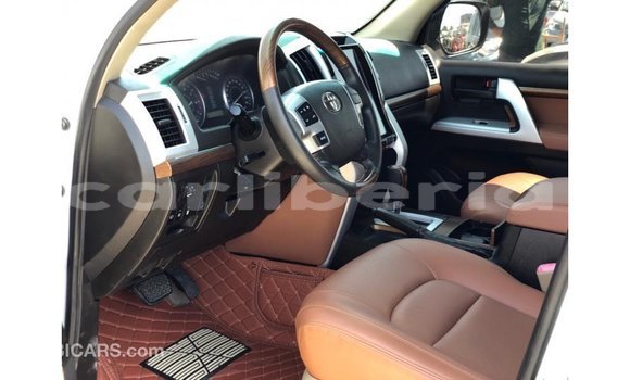Buy Import Toyota Land Cruiser White Car in Import - Dubai in Bomi County Buy Import Toyota Land Cruiser White Car in Import - Dubai in Bomi County