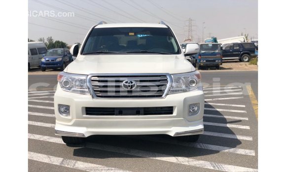 Acheter Import Voiture Toyota Land Cruiser Blanc à Import - Dubai, Comté de Bomi Acheter Import Voiture Toyota Land Cruiser Blanc à Import - Dubai, Comté de Bomi