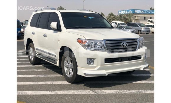 Acheter Import Voiture Toyota Land Cruiser Blanc à Import - Dubai, Comté de Bomi Acheter Import Voiture Toyota Land Cruiser Blanc à Import - Dubai, Comté de Bomi