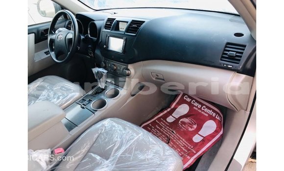 Buy Import Toyota Highlander Other Car in Import - Dubai in Bomi County Buy Import Toyota Highlander Other Car in Import - Dubai in Bomi County