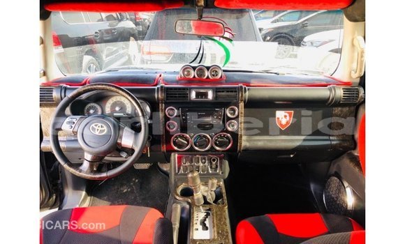 Acheter Import Voiture Toyota FJ Cruiser Noir à Import - Dubai, Comté de Bomi Acheter Import Voiture Toyota FJ Cruiser Noir à Import - Dubai, Comté de Bomi