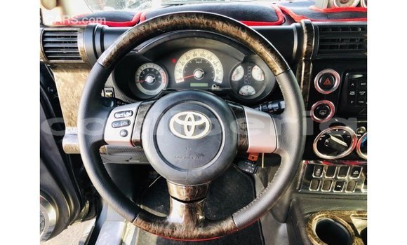 Acheter Import Voiture Toyota FJ Cruiser Noir à Import - Dubai, Comté de Bomi Acheter Import Voiture Toyota FJ Cruiser Noir à Import - Dubai, Comté de Bomi