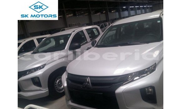 Buy Import Mitsubishi L200 White Car in Import - Dubai in Bomi County