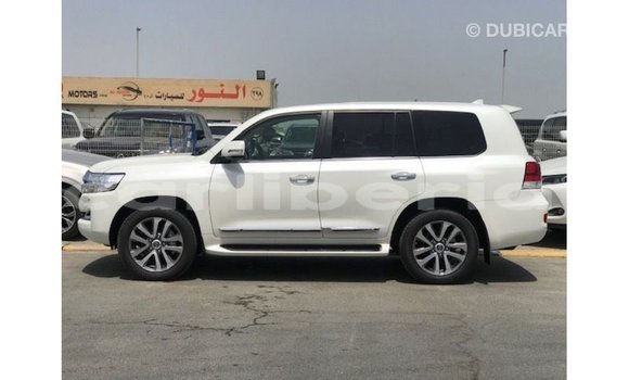 Acheter Import Voiture Toyota Land Cruiser Blanc à Import - Dubai, Comté de Bomi Acheter Import Voiture Toyota Land Cruiser Blanc à Import - Dubai, Comté de Bomi