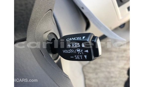 Acheter Import Voiture Toyota Land Cruiser Blanc à Import - Dubai, Comté de Bomi Acheter Import Voiture Toyota Land Cruiser Blanc à Import - Dubai, Comté de Bomi