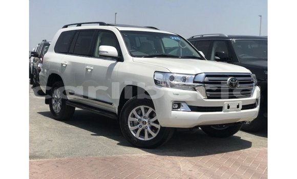 Buy Import Toyota Land Cruiser White Car in Import - Dubai in Bomi County