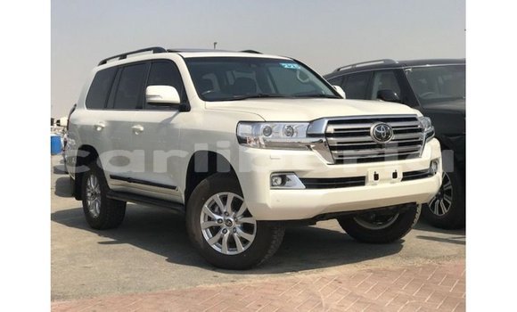 Buy Import Toyota Land Cruiser White Car in Import - Dubai in Bomi County