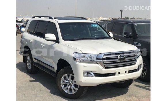 Acheter Import Voiture Toyota Land Cruiser Blanc à Import - Dubai, Comté de Bomi Acheter Import Voiture Toyota Land Cruiser Blanc à Import - Dubai, Comté de Bomi
