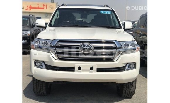 Acheter Import Voiture Toyota Land Cruiser Blanc à Import - Dubai, Comté de Bomi Acheter Import Voiture Toyota Land Cruiser Blanc à Import - Dubai, Comté de Bomi