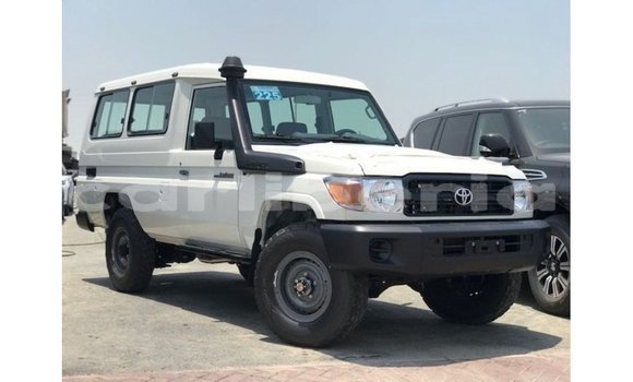 Buy Import Toyota Land Cruiser White Car in Import - Dubai in Bomi County