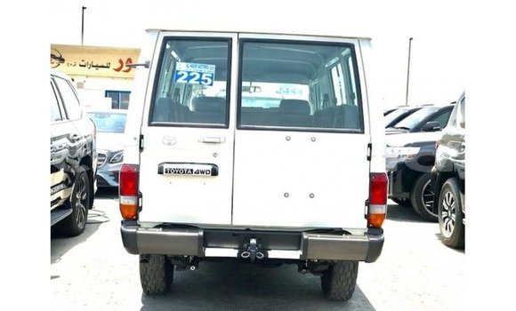 Buy Import Toyota Land Cruiser White Car in Import - Dubai in Bomi County Buy Import Toyota Land Cruiser White Car in Import - Dubai in Bomi County