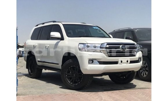 Buy Import Toyota Land Cruiser White Car in Import - Dubai in Bomi County