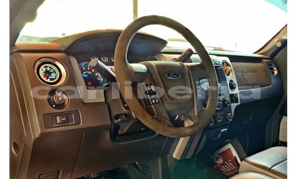 Acheter Import Voiture Ford Club Wagon Rouge à Import - Dubai, Comté de Bomi Acheter Import Voiture Ford Club Wagon Rouge à Import - Dubai, Comté de Bomi