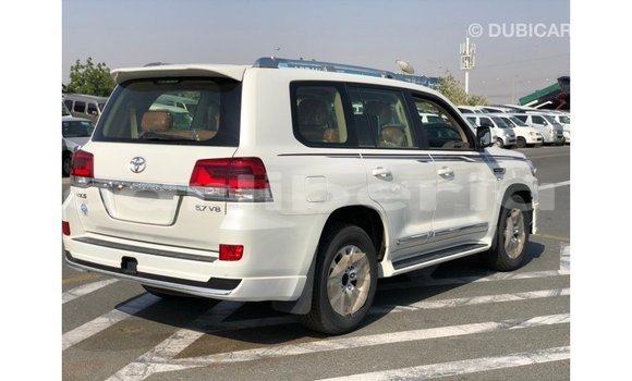 Acheter Import Voiture Toyota Land Cruiser Blanc à Import - Dubai, Comté de Bomi Acheter Import Voiture Toyota Land Cruiser Blanc à Import - Dubai, Comté de Bomi