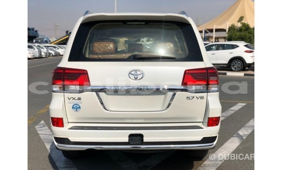 Acheter Import Voiture Toyota Land Cruiser Blanc à Import - Dubai, Comté de Bomi Acheter Import Voiture Toyota Land Cruiser Blanc à Import - Dubai, Comté de Bomi