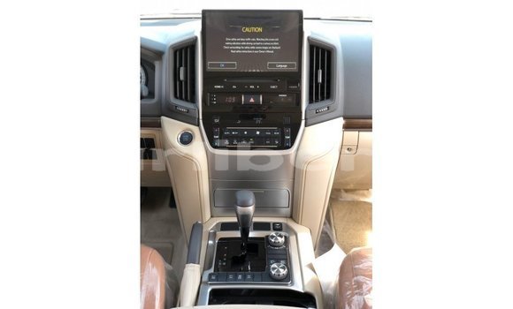 Acheter Import Voiture Toyota Land Cruiser Blanc à Import - Dubai, Comté de Bomi Acheter Import Voiture Toyota Land Cruiser Blanc à Import - Dubai, Comté de Bomi