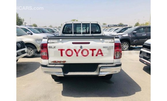 Acheter Import Voiture Toyota Hilux Blanc à Import - Dubai, Comté de Bomi Acheter Import Voiture Toyota Hilux Blanc à Import - Dubai, Comté de Bomi