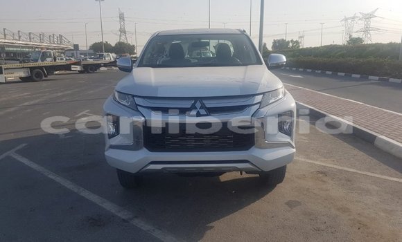 Buy Import Mitsubishi L200 White Car in Import - Dubai in Bomi County