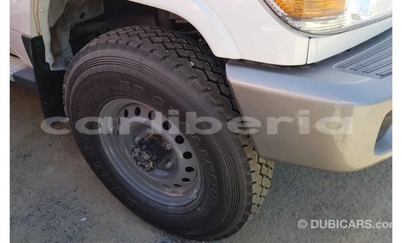 Buy Import Toyota Land Cruiser White Car in Import - Dubai in Bomi County Buy Import Toyota Land Cruiser White Car in Import - Dubai in Bomi County