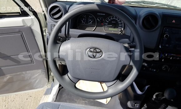 Buy Import Toyota Land Cruiser White Car in Import - Dubai in Bomi County Buy Import Toyota Land Cruiser White Car in Import - Dubai in Bomi County
