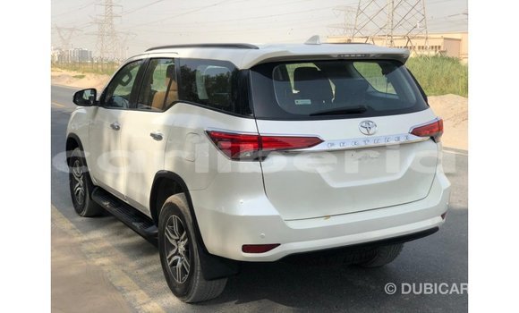 Acheter Import Voiture Toyota Fortuner Blanc à Import - Dubai, Comté de Bomi Acheter Import Voiture Toyota Fortuner Blanc à Import - Dubai, Comté de Bomi