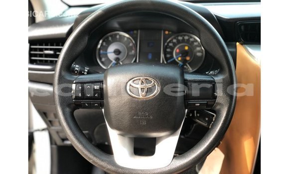 Acheter Import Voiture Toyota Fortuner Blanc à Import - Dubai, Comté de Bomi Acheter Import Voiture Toyota Fortuner Blanc à Import - Dubai, Comté de Bomi
